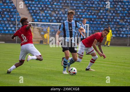 Fußball: Waldhof Mannheim gegen RWD Molenbeek (Belgien) in Mannheim (Vorbereitungsspiel für die Saison 2024/25). Bild: Lukas Klünter (24, Mannheim) Stockfoto