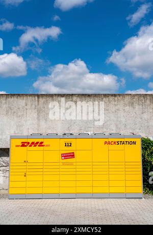 DHL Packstation, Abholung und Rückgabe von DHL-Paketen Stockfoto