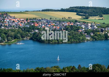 Mühlensee, Stausee im nördlichen Sauerland, Nordufer, das Dorf Koerbecke, Nordrhein-Westfalen Stockfoto