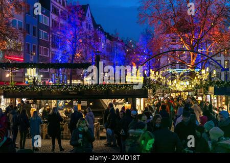 Weihnachtsmarkt am Alten Markt in der Altstadt von Köln, Nordrhein-Westfalen Stockfoto