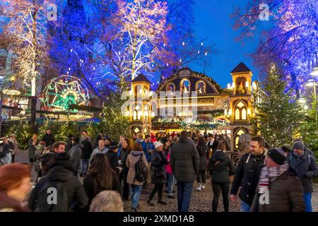 Weihnachtsmarkt am Alten Markt in der Altstadt von Köln, Nordrhein-Westfalen Stockfoto