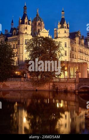 Das Schweriner Schloss hat den Status UNESCO-Welterbe erhalten Stockfoto