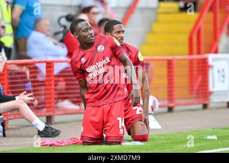 Crawley Town's Rushian Hepburn-Murphy während des Freundschaftsspiels vor der Saison zwischen Crawley Town und Crystal Palace im Broadfield Stadium, Crawley, Großbritannien - 27. Juli 2024. Foto Simon Dack / Teleobjektive nur für redaktionelle Zwecke. Kein Merchandising. Für Football Images gelten Einschränkungen für FA und Premier League, inc. Keine Internet-/Mobilnutzung ohne FAPL-Lizenz. Weitere Informationen erhalten Sie bei Football Dataco Stockfoto