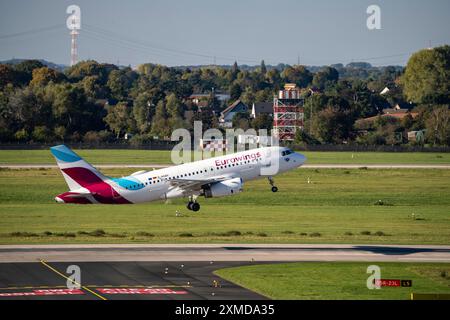 Flughafen Düsseldorf, Eurowings Airbus A319-100, D-AGWV, beim Start Stockfoto