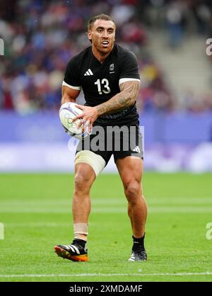 Der Neuseeländer Joe Webber während des Rugby-Sivens-Spiels gegen Irland im Stade de France am ersten Tag der Olympischen Spiele 2024 in Frankreich. Bilddatum: Samstag, 27. Juli 2024. Stockfoto