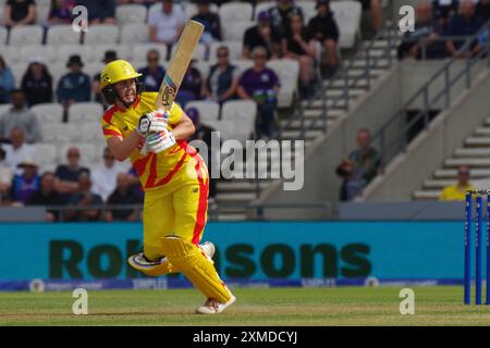 Leeds, 26. Juli 2024. NAT Sciver-Brunt schlägt für Trent Rockets Frauen gegen Northern Superchargers Frauen in The Hundred in Headingley. Quelle: Colin Edwards Stockfoto