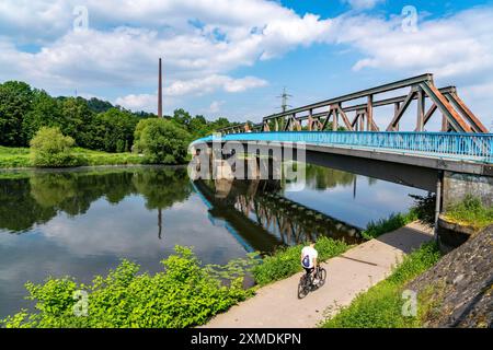 Fußgängerbrücke Dahlhausen, alte Eisenbahnbrücke, Stadtgrenze Essen/Bochum, Ruhr, Leinpfad, Essen, Nordrhein-Westfalen, Deutschland Stockfoto