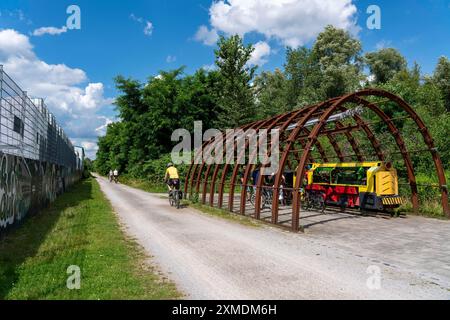 Die Königs-Ludwig-Trasse in Recklinghausen, Rad- und Fußweg auf einer ehemaligen Bahnstrecke zwischen Castrop-Rauxel und Recklinghausen, die sich anschloss Stockfoto