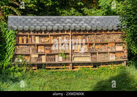 Modellgärten im Grugapark, Garten im Haus der Bienen, Insektenhotel, Gartenbau in verschiedenen Gartenstilen Essen, Nord Stockfoto