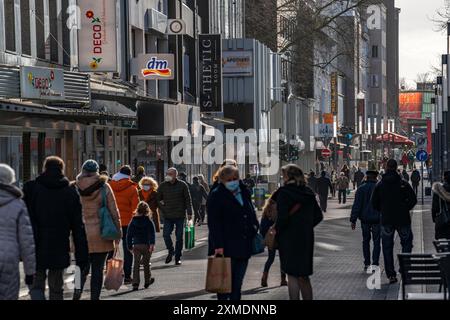 Bochumer Innenstadt, im Januar 2022, Kortumstraße, Pflichtmasken, Einkaufsstraßen, Sale, Sonderangebote, Bochum, Nordrhein-Westfalen, Deutschland Stockfoto