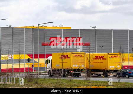 DHL Logistik Zentrum am O-Werk, ehemaliges Verwaltungsgebäude des Opel-Werks Bochum, Teil des MARK 517-Standorts, gesamtes Gelände des alten Opel Stockfoto