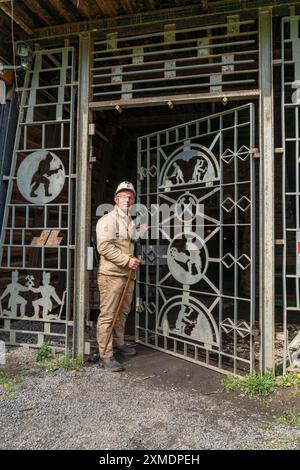 Zugang zum Nachtigallstollen, Reiseführer, GeoRoute Ruhr, Steinbruch Duenkelberg, im Muttental, hier können Sie die Geologie der Region sehen Stockfoto