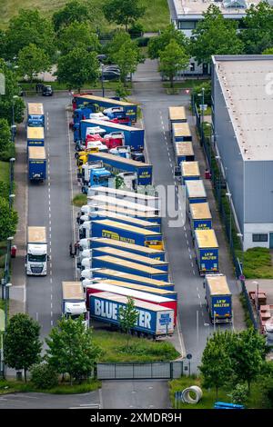 Lkw, LKW, Logistikunternehmen, Logistikzentrum auf dem ehemaligen Zeche Ewald in Herne, Nordrhein-Westfalen Stockfoto