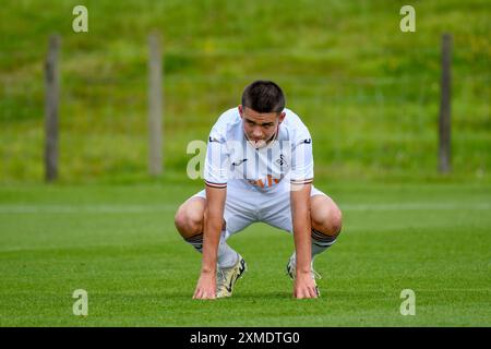 Swansea, Wales. 27. Juli 2024. Milo Robinson aus Swansea City während des U18-Freundschaftsspiels zwischen Swansea City und Leyton Orient am 27. Juli 2024 auf dem Fairwood Training Ground in Swansea, Wales, Großbritannien. Quelle: Duncan Thomas/Majestic Media/Alamy Live News. Stockfoto