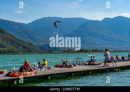 Gretl am See lido am Kalterer See, in der Nähe von Kaltern, im Etschtal in Südtirol, einem der beiden wärmsten Seen der Alpen, Baden Stockfoto