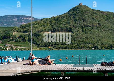 Gretl am See lido am Kalterer See, in der Nähe von Kaltern, im Etschtal in Südtirol, einem der beiden wärmsten Seen der Alpen, Baden Stockfoto