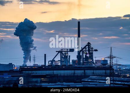 Huettenwerke Krupp-Mannesmann, HKM in Duisburg-Huettenheim, Kokerei und 2 Hochöfen, Nordrhein-Westfalen, Deutschland Stockfoto