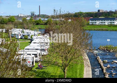 Campingplatz Ruhrbrücke, LWL Museum Henrichshuette, am Ruhrwehr bei Hattingen, Abschnitt des Ruhrtalradweges entlang der Ruhr, Nord Stockfoto