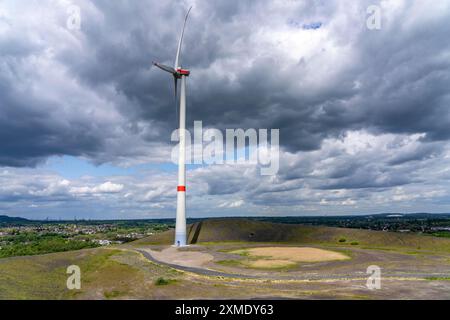 Mottbruchhalde, Windkraftanlage, Nabenhöhe 131 m, Typ Enercon E-138, Gladbeck, Nordrhein-Westfalen, Deutschland, Europa Stockfoto