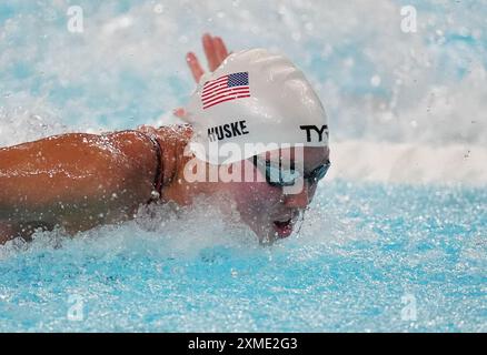 Paris, Frankreich. Juli 2024. Torri Huske aus den USA tritt am Samstag, den 27. Juli 2024, im 100-m-Halbfinale der Frauen bei den Olympischen Spielen 2024 in Paris an. Foto: Richard Ellis/UPI. Quelle: UPI/Alamy Live News Stockfoto
