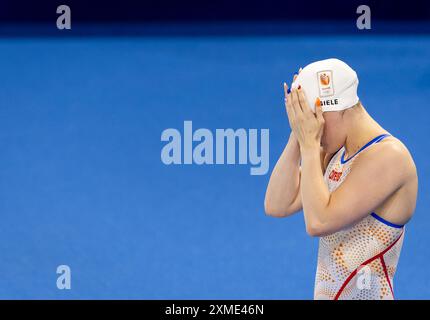 PARIS - Tessa Giele vor dem Halbfinale 100 Butterfly am ersten Tag des Olympischen Schwimmturniers bei den Olympischen Spielen. ANP KOEN VAN WEEL Stockfoto