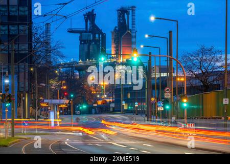 Stahlstandort Duisburg-Bruckhausen, ThyssenKrupp Steel, Hochöfen 8 und 9, in der Kaiser-Wilhelm-Straße, Nordrhein-Westfalen, Deutschland Stockfoto