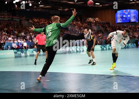 Julien Mattia/Le Pictorium - Handball - Paris 2024 - Deutschland, Schweden. Juli 2024. Frankreich/Ile-de-France (Region)/Paris - Deutschland gewinnt am 27. Juli 2024 in der Paris Sud Arena in Paris das fünfte Spiel der Gruppe A der Vorrunde der Olympischen Spiele der Männer zwischen Schweden und Deutschland. Quelle: LE PICTORIUM/Alamy Live News Stockfoto