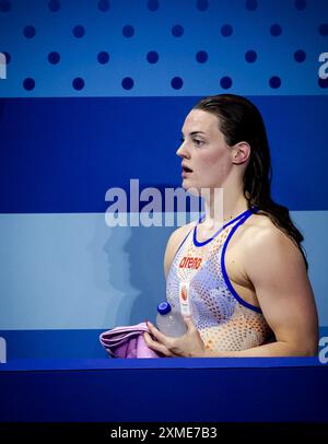 PARIS - Tessa Giele nach dem Halbfinale 100 Butterfly am ersten Tag des Olympischen Schwimmturniers bei den Olympischen Spielen. ANP KOEN VAN WEEL Stockfoto