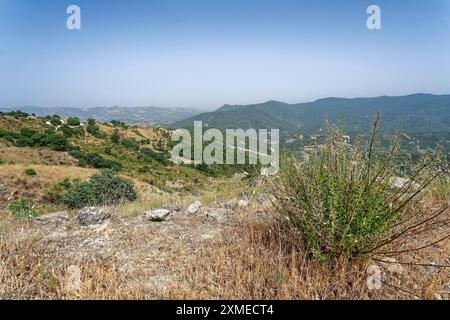 Landschaft in der Nähe von Castroregio im Nationalpark Pollino, UNESCO Global Geopark, in der Region Kalabrien an der Grenze zur Basilicata. Ferneta Stockfoto