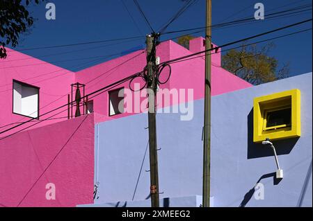 Das Gilardi House wurde vom mexikanischen Architekten Luis Barragan Morfin im Viertel San Miguel Chapultepec von Mexiko-Stadt erbaut Stockfoto