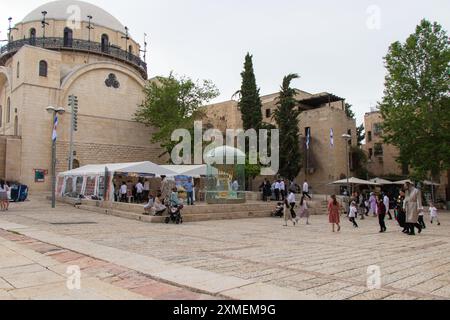 Jerusalem - Israel. April 2022. Die Hurva-Synagoge und das jüdische Viertel der Altstadt von Jerusalem. Stockfoto