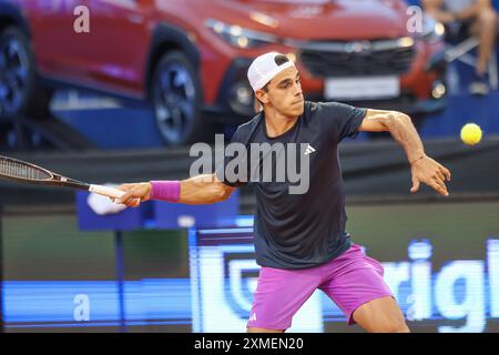 Pula, Kroatien. Juli 2024. Der argentinische Tennisspieler Francisco Cerundolo im Kampf gegen den italienischen Tennisspieler Lorenzo Musetti beim Grand Final der Blauen Lagune Croatia Open am 27. Juli 2024 in Umag, Kroatien. Foto: Srecko Niketic/PIXSELL Credit: Pixsell/Alamy Live News Stockfoto