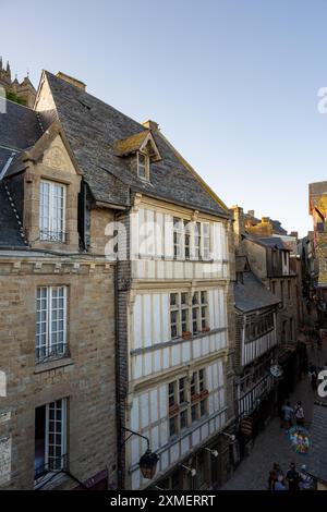 Blick auf das Haus von Les Rempars, Saint Michael's Mount, Normandie, Frankreich Stockfoto