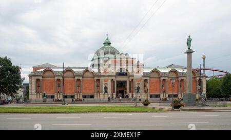 NY Carlsberg Glyptotek ist ein Kunstmuseum in Kopenhagen, 25. Juli 2024 Stockfoto