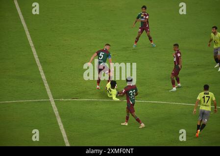 Kalkutta, Westbengalen, Indien. Juli 2024. Mohun Bagan Super Giant vs Downtown Heroes Highlights beim Durand Cup 2024. Mohun Bagan Super Giant gewinnt mit 1:0. Der Titelverteidiger Mohun Bagan Super Giant begann seine Titelverteidigung mit einem hart umkämpften Einzeltreffer gegen Downtown Heroes FC im Eröffnungsspiel des 133. Durand Cup, der bei der Vivekananda Yuba Bharti Krirangan ausgetragen wurde. Suhail Bhat erzielte das Tor für die Gewinner. (Kreditbild: © Dipa Chakraborty/Pacific Press via ZUMA Press Wire) NUR REDAKTIONELLE VERWENDUNG! Nicht für kommerzielle ZWECKE! Stockfoto