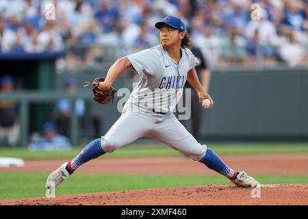 Kansas City, MO, USA. Juli 2024. Chicago Cubs Starting Pitcher Shota Imanaga (18) wirft während des ersten Inning eines Spiels gegen die Kansas City Royals im Kauffman Stadium in Kansas City, MO. David Smith/CSM/Alamy Live News Stockfoto