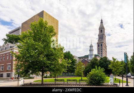 Die Skyline der Stadt Harford aus Sicht von Bushnell Park, Hartford, Connecticut Stockfoto