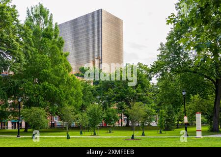 Die Skyline der Stadt Harford aus Sicht von Bushnell Park, Hartford, Connecticut Stockfoto