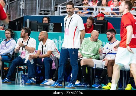 Paris, Frankreich. Juli 2024. Cheftrainer Guillaume Gille (Frankreich), Handball, Men&#39;s Vorrunde Gruppe B zwischen Dänemark und Frankreich während der Olympischen Spiele Paris 2024 am 27. Juli 2024 in der South Paris Arena 6 in Paris, Frankreich Stockfoto