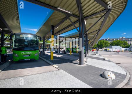 Zentraler Omnibusbahnhof ZOB, Flixbus, Messedamm, Westend, Charlottenburg, Berlin, Deutschland mcpins *** zentraler Busbahnhof ZOB, Flixbus, Messedamm, Stockfoto