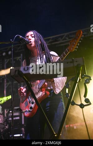 27. Juli 2024, Sheffield, South Yorkshire, U. K: Auftritt beim Tramlines Festival 2024, Sheffield, Großbritannien (Credit Image: © Robin Burns/ZUMA Press Wire) NUR REDAKTIONELLE VERWENDUNG! Nicht für kommerzielle ZWECKE! Stockfoto