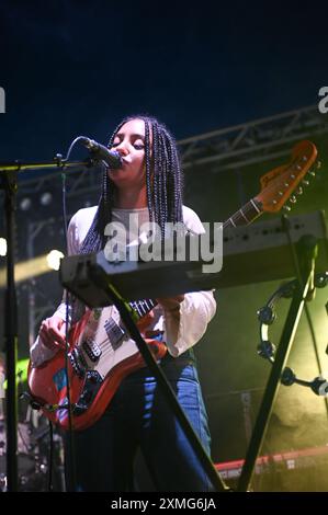 27. Juli 2024, Sheffield, South Yorkshire, U. K: Auftritt beim Tramlines Festival 2024, Sheffield, Großbritannien (Credit Image: © Robin Burns/ZUMA Press Wire) NUR REDAKTIONELLE VERWENDUNG! Nicht für kommerzielle ZWECKE! Stockfoto