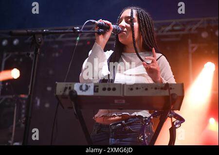 27. Juli 2024, Sheffield, South Yorkshire, U. K: Auftritt beim Tramlines Festival 2024, Sheffield, Großbritannien (Credit Image: © Robin Burns/ZUMA Press Wire) NUR REDAKTIONELLE VERWENDUNG! Nicht für kommerzielle ZWECKE! Stockfoto