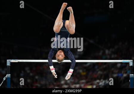 Der britische Ruby Evans an den unebenen Bars während der Kunstturnen, der Frauenqualifikation in der Bercy Arena, am zweiten Tag der Olympischen Spiele 2024 in Frankreich. Bilddatum: Sonntag, 28. Juli 2024. Stockfoto