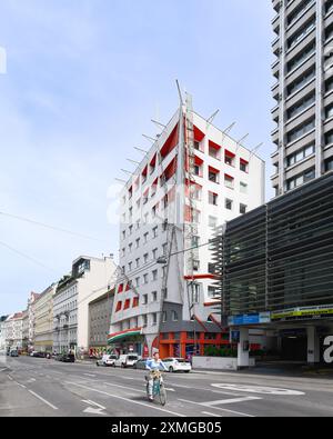 Wien, Österreich - Collegium Hungaricum (Ungarisches Kulturinstitut) von László Rajk Stockfoto