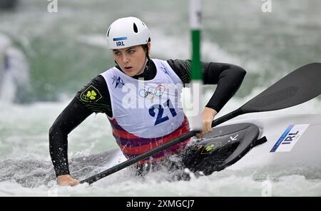 Paris, Frankreich. Juli 2024. Olympische Spiele 2024 in Paris. Kanu Slalom. Olympia-Nautikstadion. Paris. Madison Corcoran (IRL) beim 1. Lauf-Wettbewerb der Damen-Kayak-Einzel-Heats während der Olympischen Spiele 2024 in Paris im Olympischen Nautikstadion in Frankreich. Quelle: Sport In Pictures/Alamy Live News Stockfoto