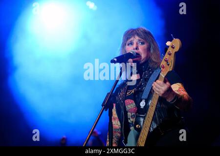 Sängerin Suzi Quatro bei ihrem Auftritt im Rahmen des Festivals Lieder am See 2024 in Franken. Spalt, 27.07.2024 Bayern Deutschland *** Sängerin Suzi Quatro während ihres Auftritts beim Festival Lieder am See 2024 in Franken Spalt, 27 07 2024 Bayern Deutschland Copyright: XDwixAnoraganingrumx Stockfoto