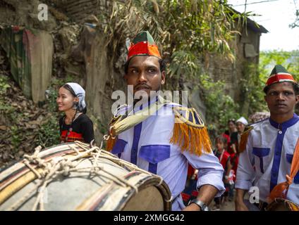 Marschkapelle im Chakma People Biju Festival, Chittagong Division, Kawkhali, Bangladesch Stockfoto