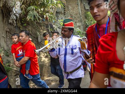 Marschkapelle im Chakma People Biju Festival, Chittagong Division, Kawkhali, Bangladesch Stockfoto