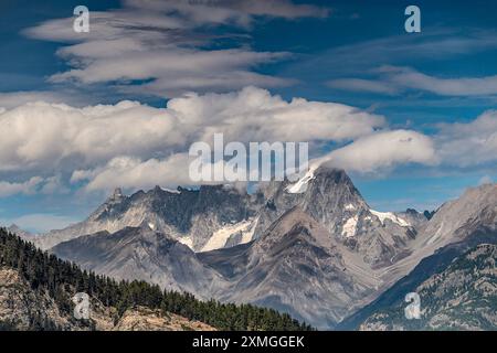 Alpenlandschaft, das Mont Blanc-Massiv am Morgen Stockfoto